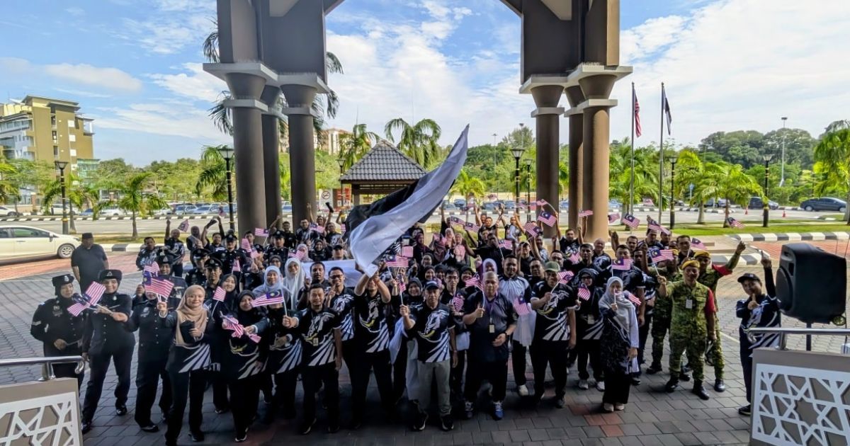 JALUR GEMILANG BERKIBAR, SEMANGAT MULTAQA MEMBARA !